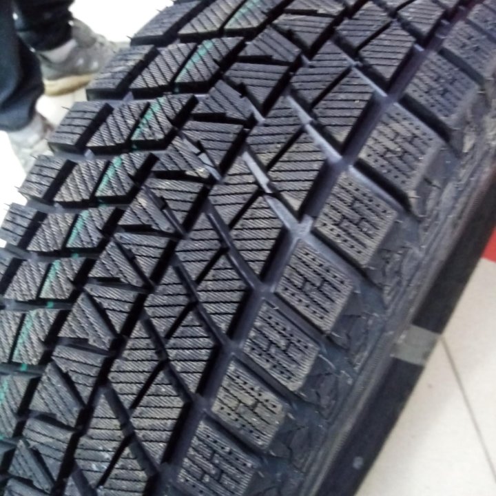 215/60R16 Kapsen RW501