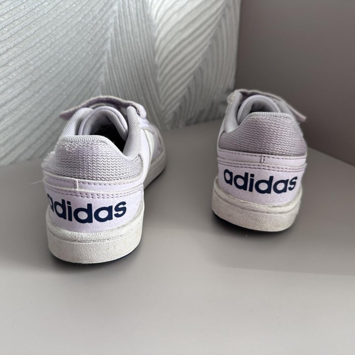 Кроссовки adidas