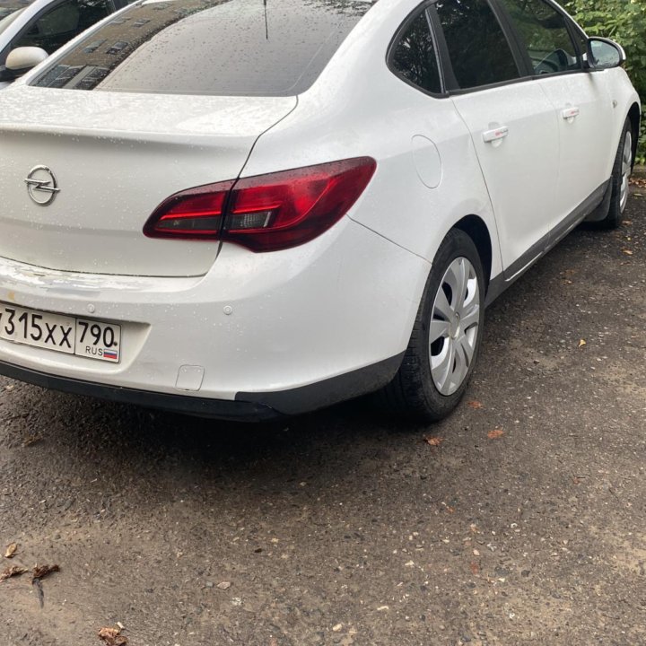 Opel Astra, 2013