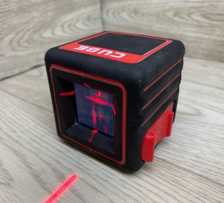 Лазерный уровень ADA CUBE BASIC EDITION