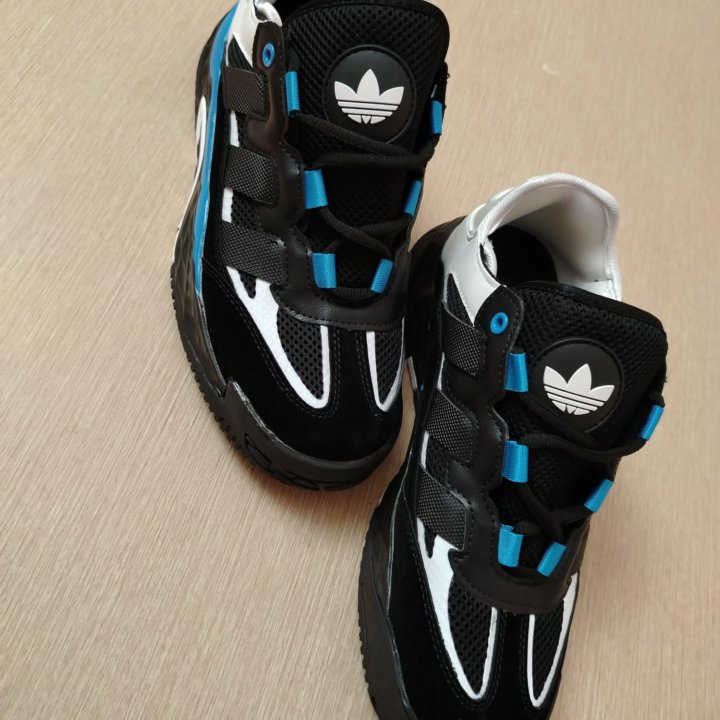 Кросовки Adidas