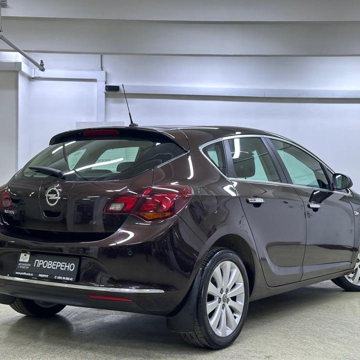 Opel Astra, 2013