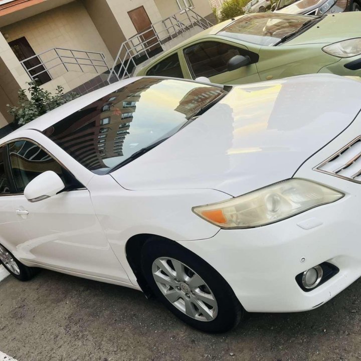 Toyota Camry, 2010