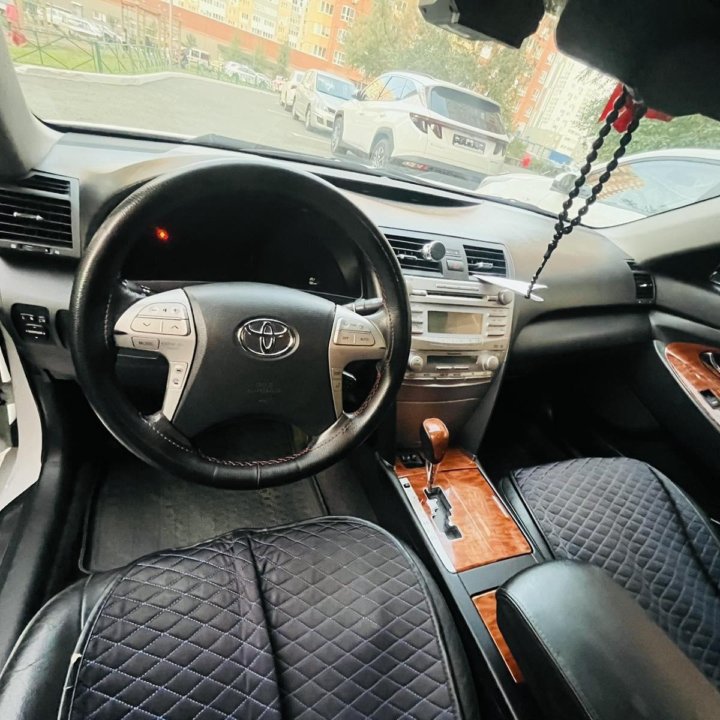 Toyota Camry, 2010