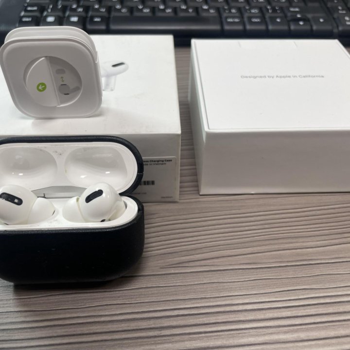 Беспроводные наушники Apple AirPods PRO