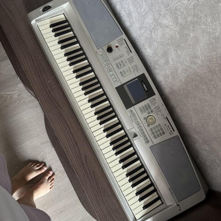 Синтезатор Yamaha DGX-305