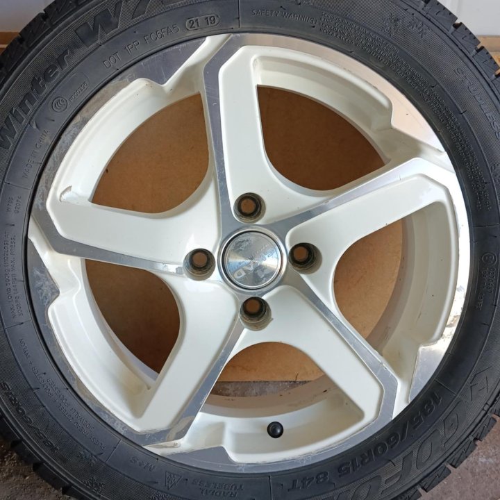 Колеса зима 185/60R15, 4*100