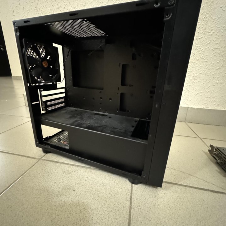 Продам корпус Thermaltake