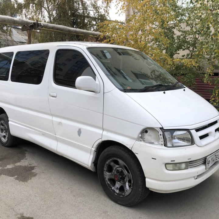 Toyota Hiace, 1998