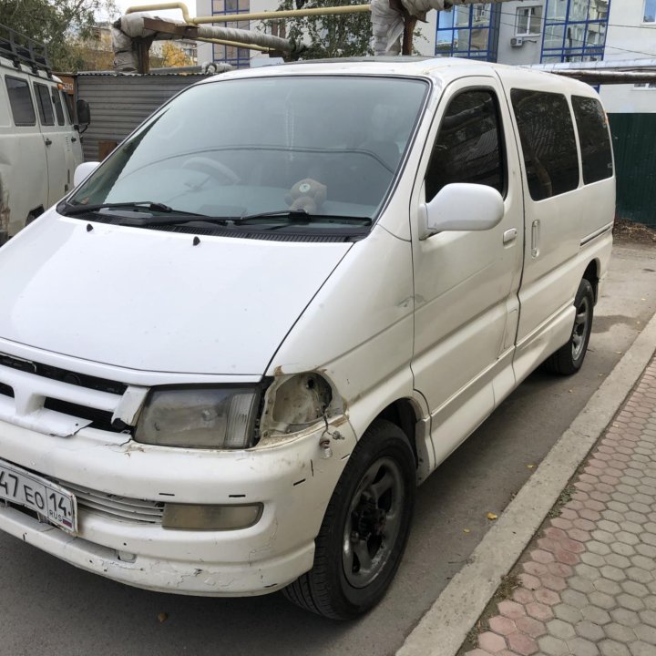 Toyota Hiace, 1998