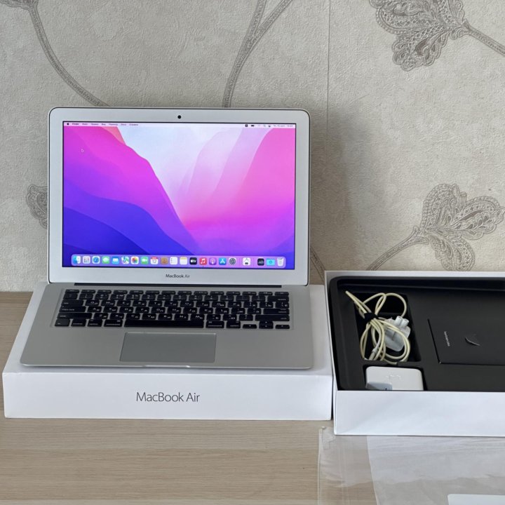 Apple MacBook Air 13 8/256gb