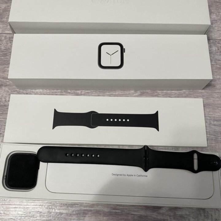 Часы Apple Watch 4 44 mm