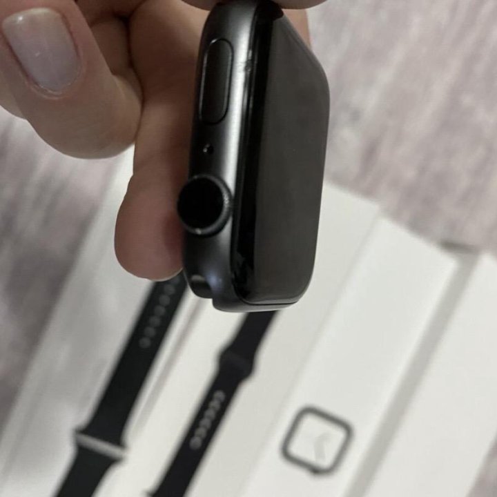 Часы Apple Watch 4 44 mm