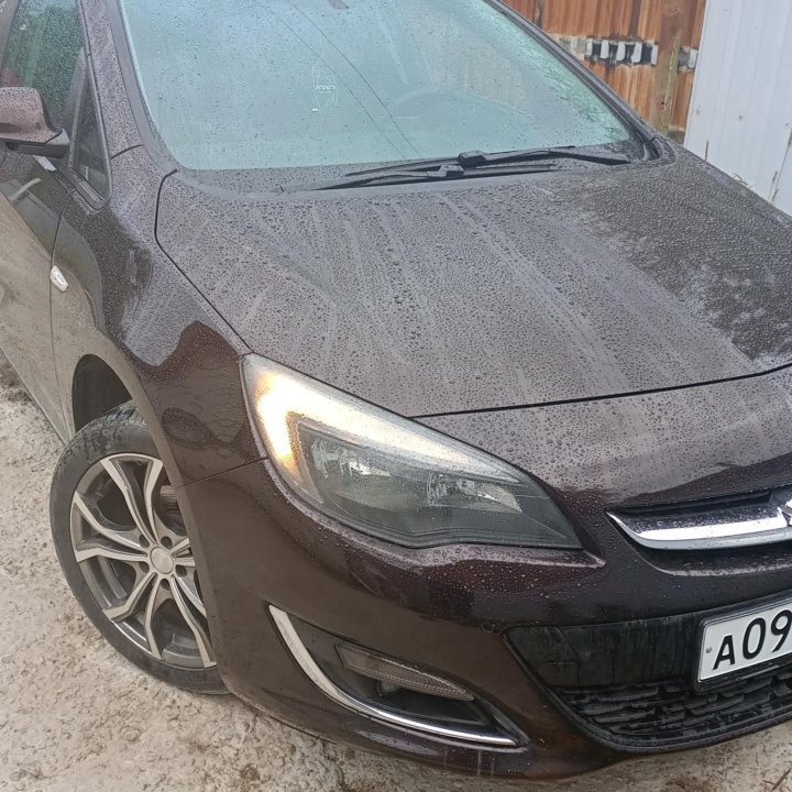 Opel Astra, 2013