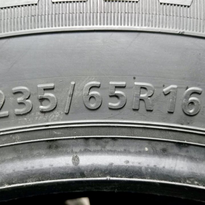 235/65/R16C 115/113R Delinte AW5 VAN