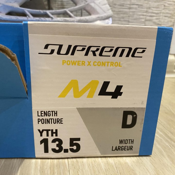 Хоккейные коньки Bauer supreme 13,5 детские