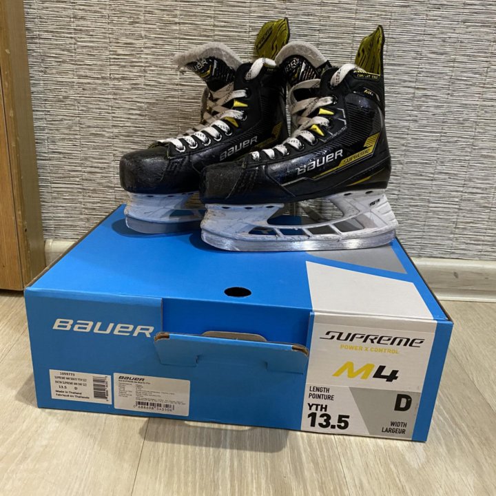 Хоккейные коньки Bauer supreme 13,5 детские