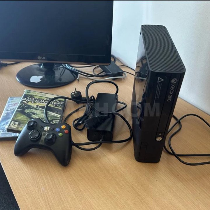 Xbox 360 Е, в идеальном состояние с пломбами