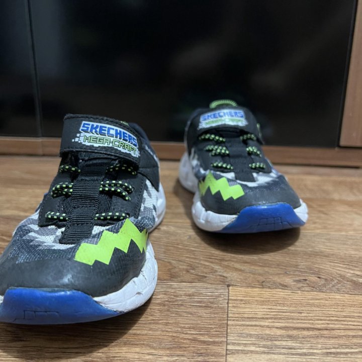 Кроссовки sketchers размер 28,5 по стельке 18 см