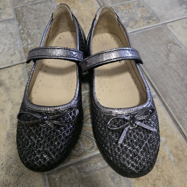 Туфли на девочку 30
