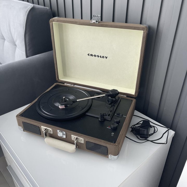 Виниловый проигрыватель CROSLEY