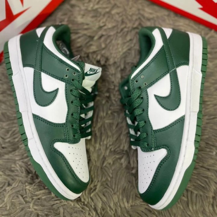 Кроссовки Nike SB Dunk Low Retro Varsity Green