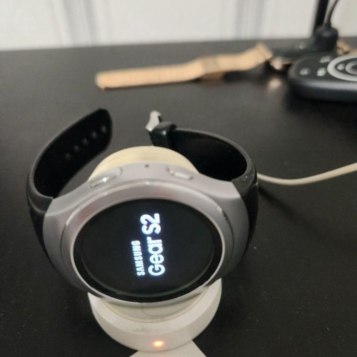 Умные часы Samsung Gear S2