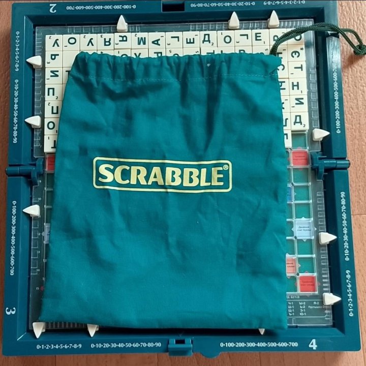 Scrabble с кейсом.