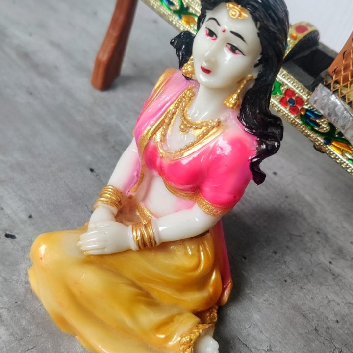 Телега с индийской девушкой, Индия