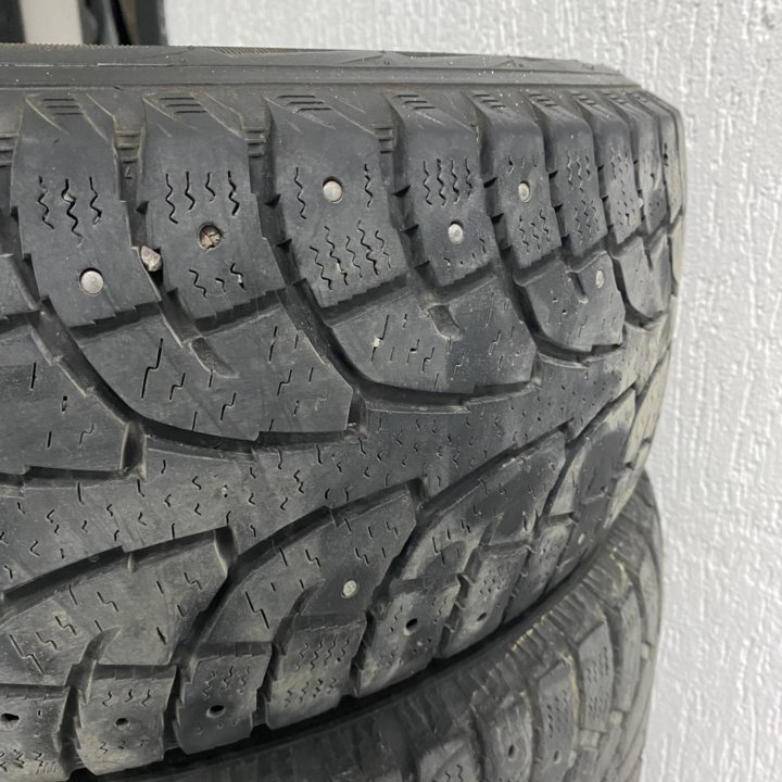 Продам Hankook l'Pike RW11 215/60 R16 95T