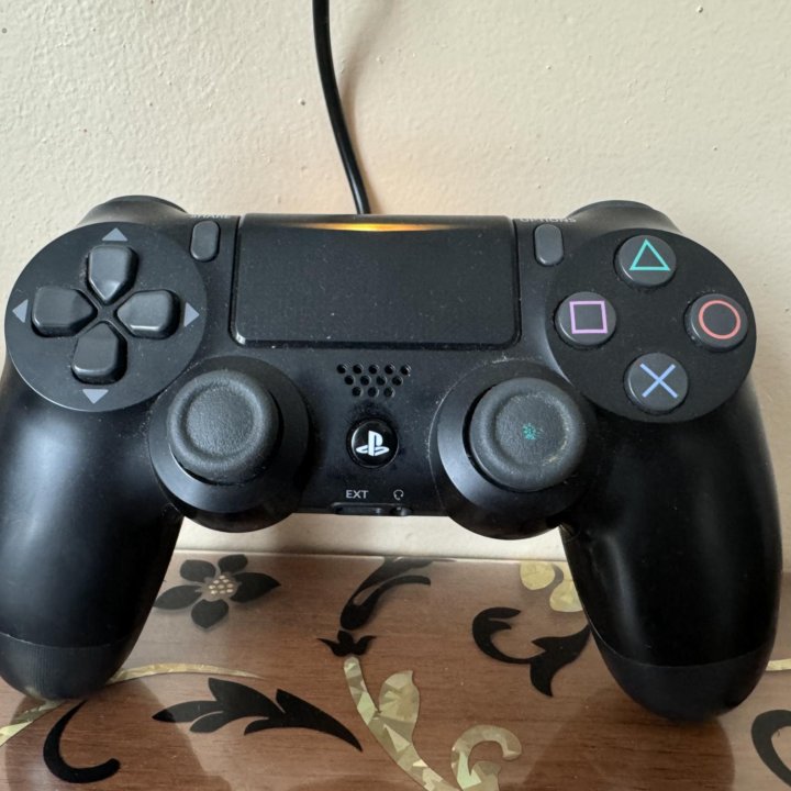 Продам  PS 4