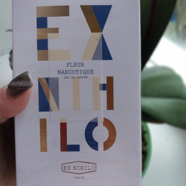 Ex Nihilo fleur narcotique