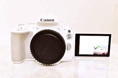 Canon EOS 200D Body White