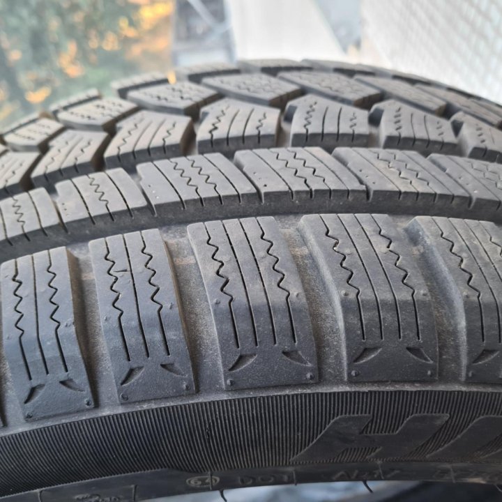 Продам шины Hifly Win-Turi 212 215/50 R17 95H