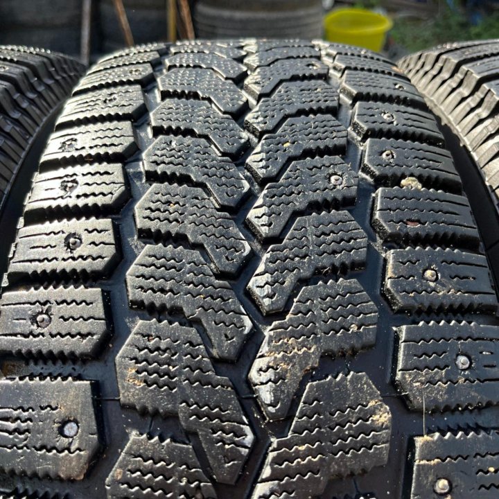 Зима Yokohama Ice Guard F700Z 215/65 R16 98Q