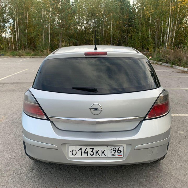 Opel Astra, 2010