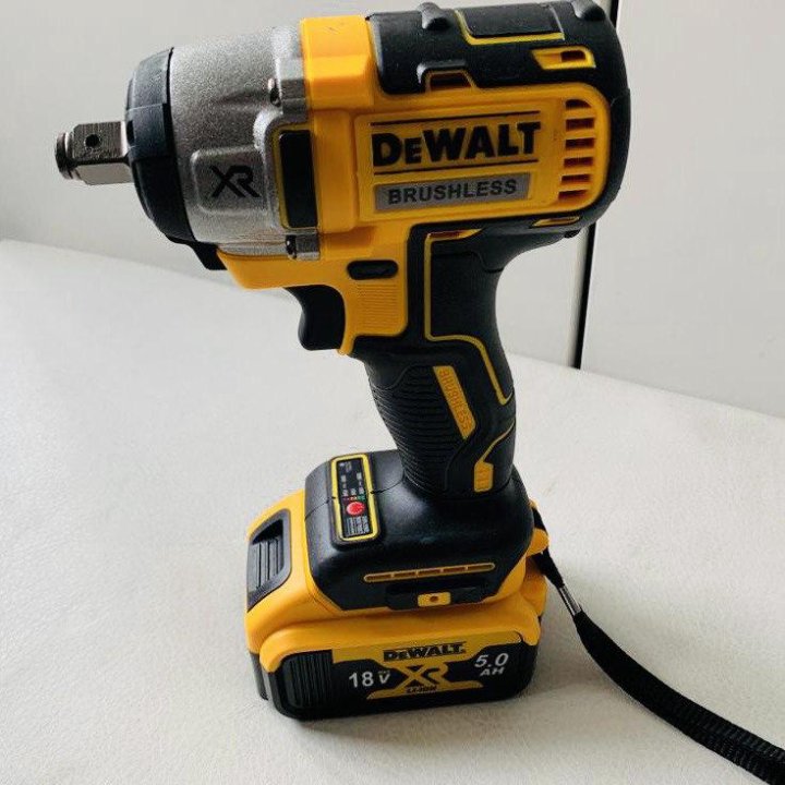 Гайковерт мощный бесщеточный DeWALT