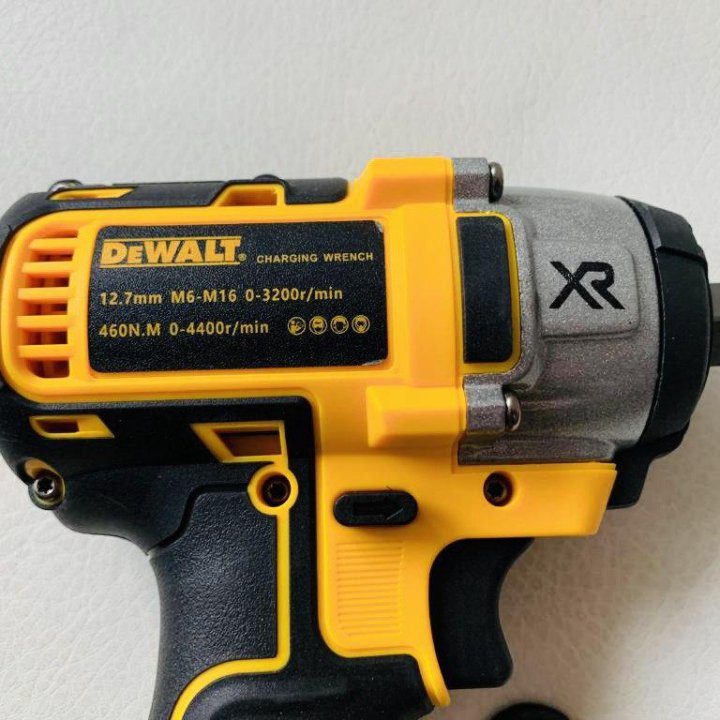 Гайковерт бесщеточный Dewalt