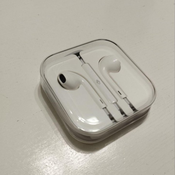 Наушники Apple EarPods 3.5 мм