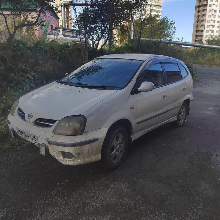 Nissan Almera Tino, 1999