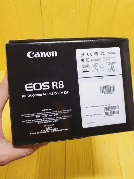 CANON EOS R8 + RF 24-50 f/4.5-6.3 IS STM.