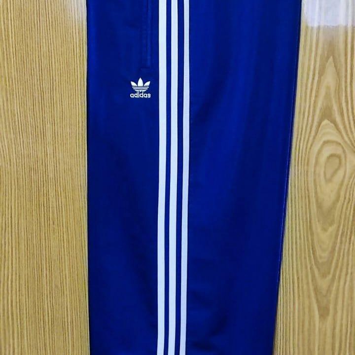 Костюм спортивный Adidas женский.