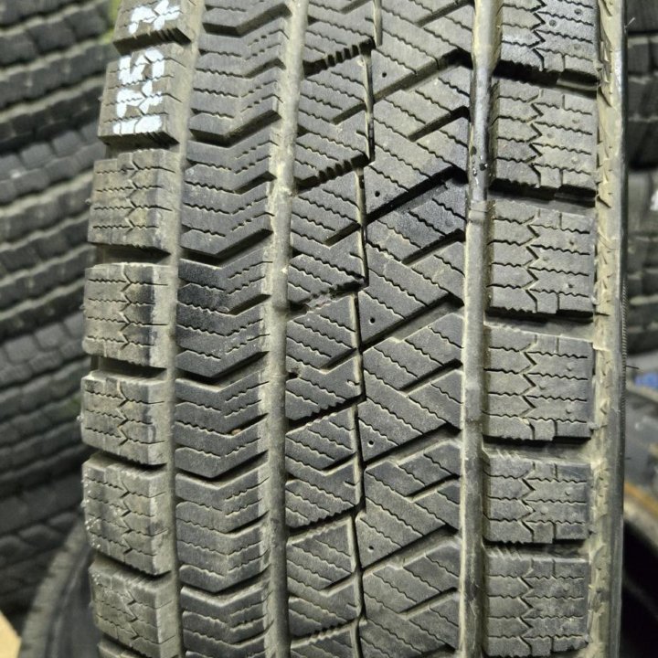 175/70/14 Bridgestone VRX 2 (2017 год).