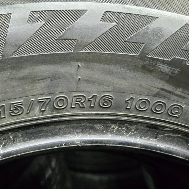 2шт.215/70/16 Bridgestone DM-V2 (2018 год).