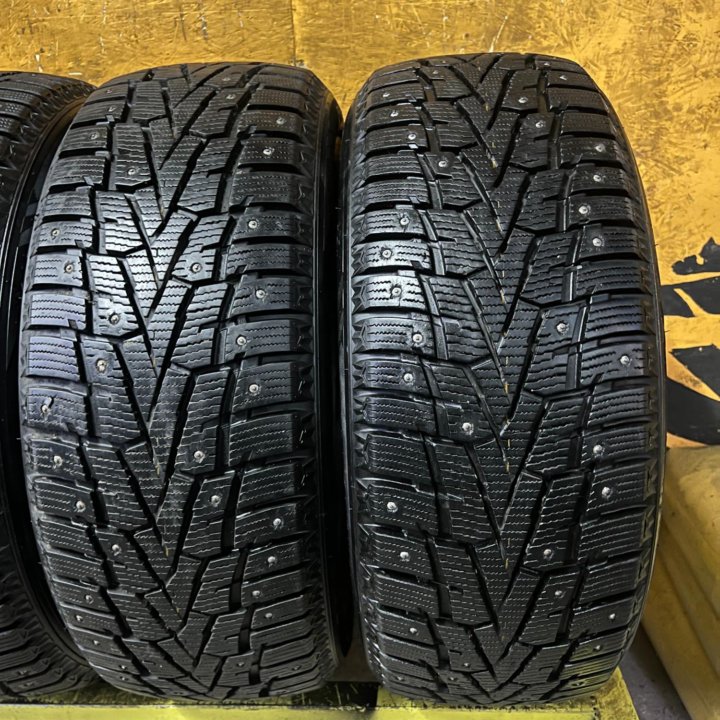 Зимние шины Roadstone WInguard WinSpike R17 Корея