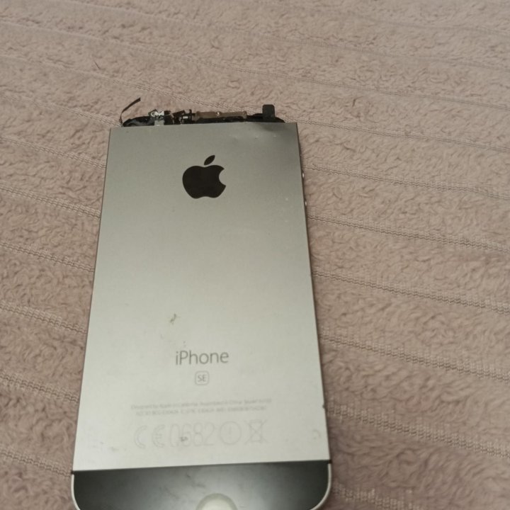 IPhone SE на запчасти