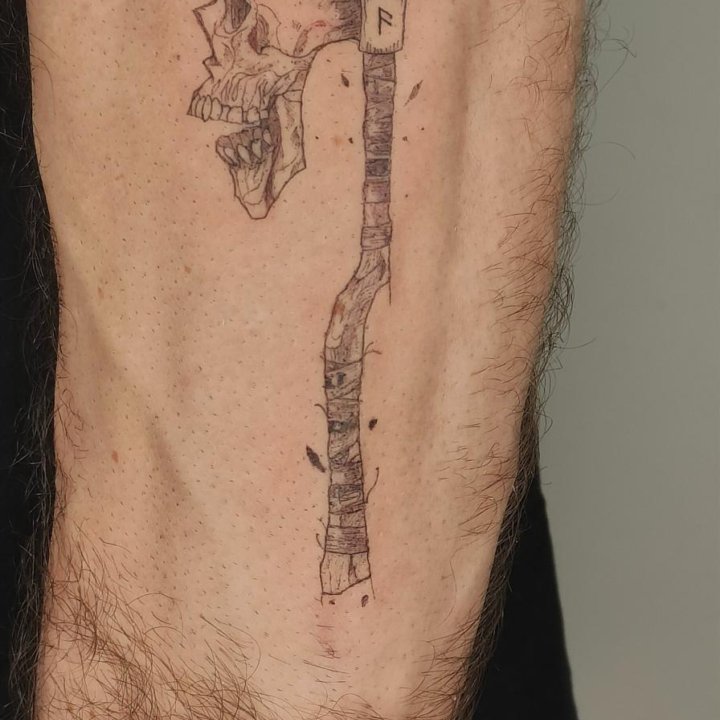 Тату-мастер