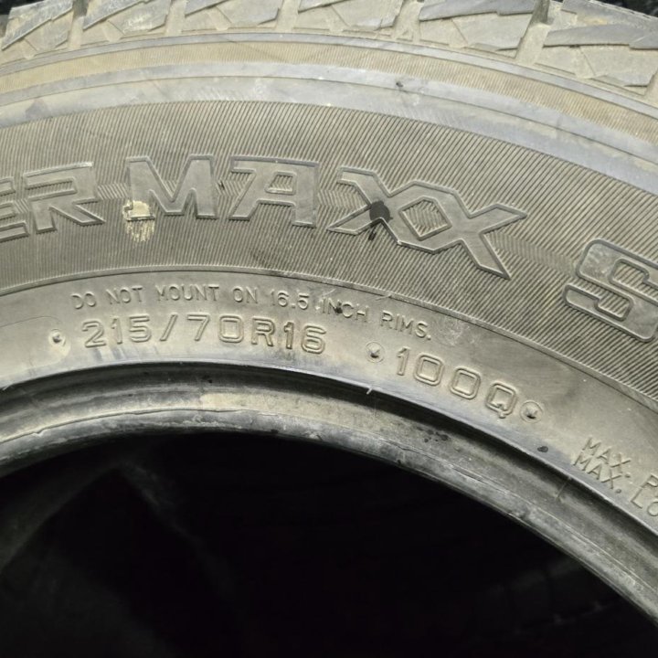 215/70/16 Dunlop WinterMaxx SJ8