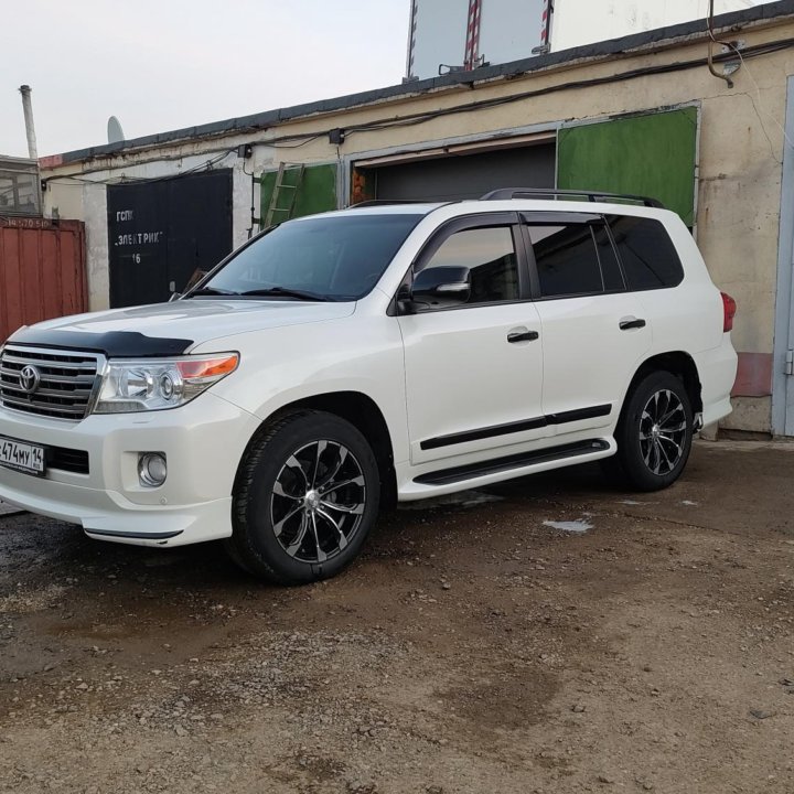 Toyota Land Cruiser, 2013