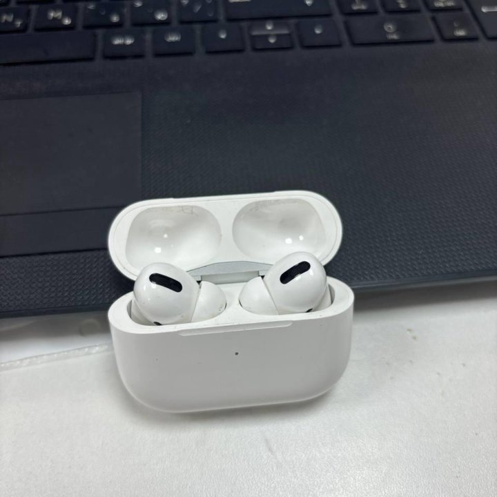 Air Pods Pro 1 поколения